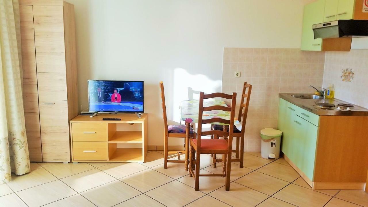 Obala Apartment & Studios Malinska Ngoại thất bức ảnh