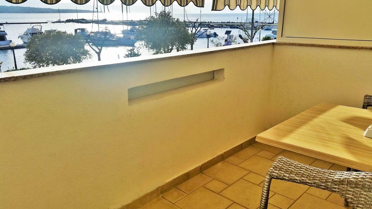 Obala Apartment & Studios Malinska Ngoại thất bức ảnh