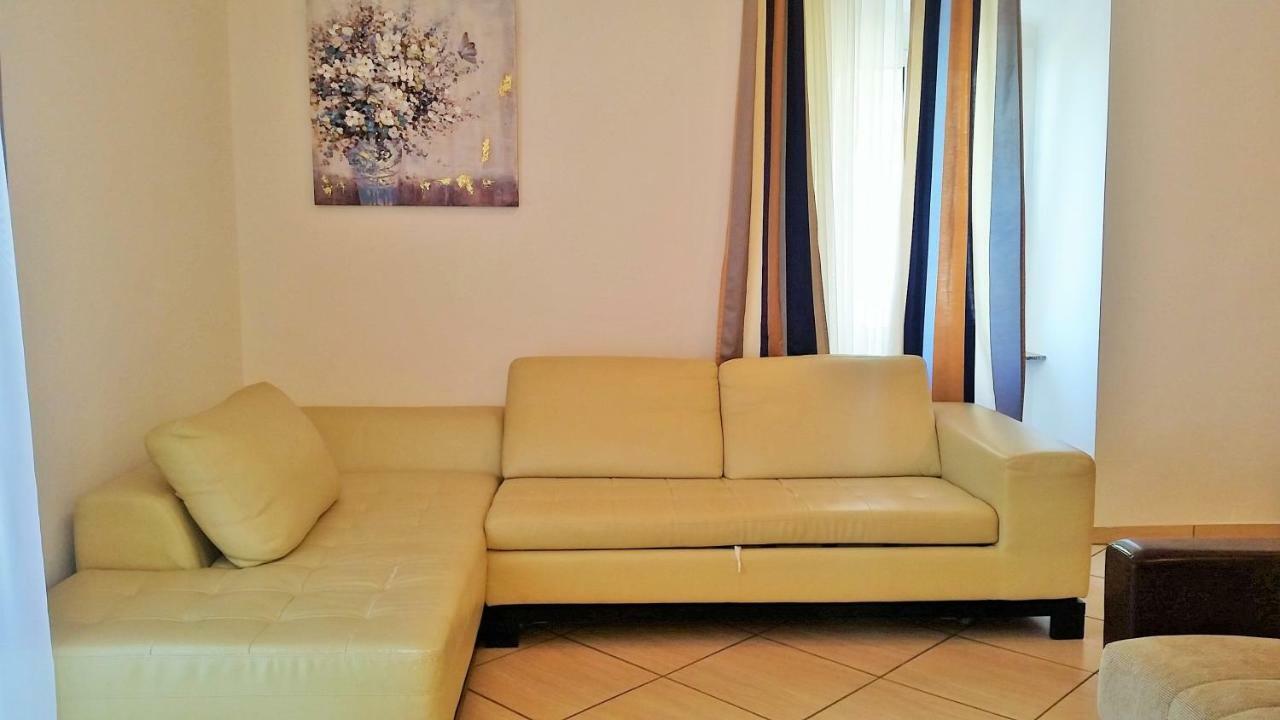 Obala Apartment & Studios Malinska Ngoại thất bức ảnh
