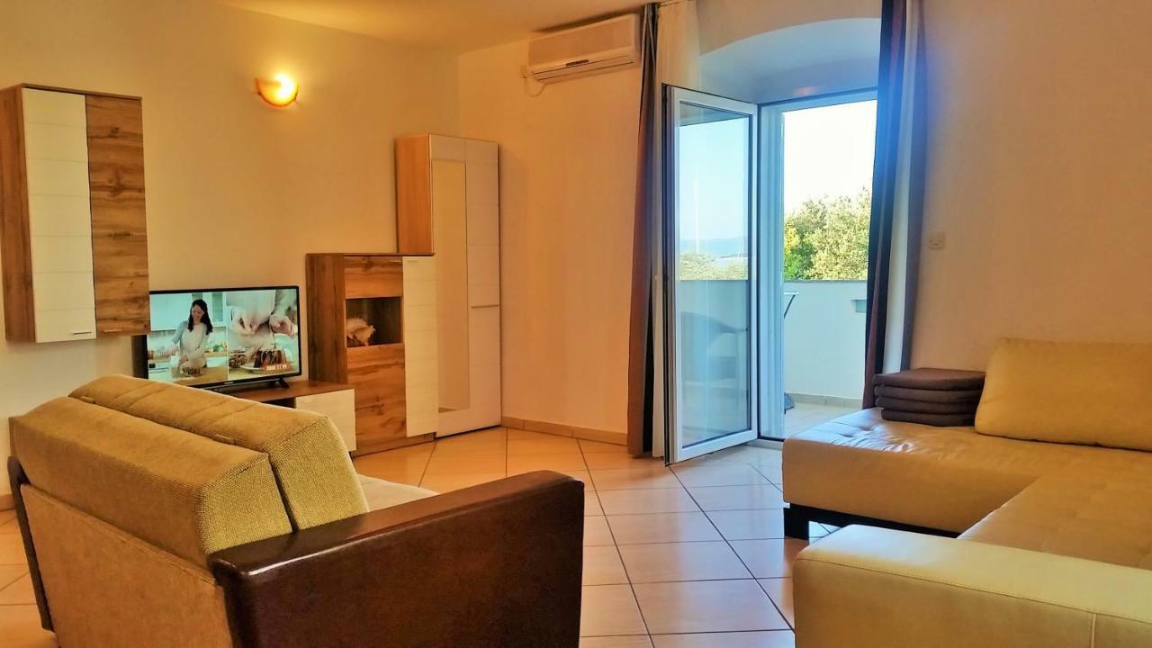 Obala Apartment & Studios Malinska Ngoại thất bức ảnh